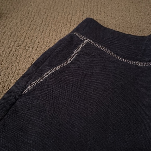 Tommy Bahama shorts - Picture 4 of 7